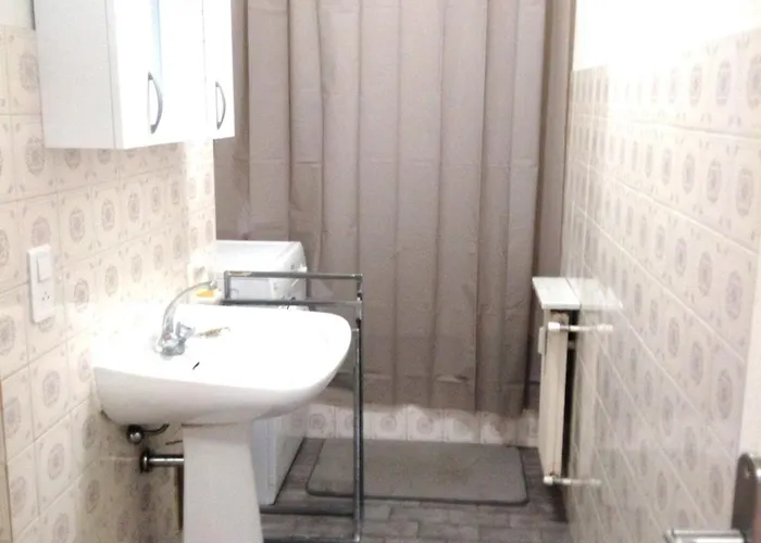 Grand 2 Pieces Climatise, Terrassse Vue & Proche Fete Du Citron